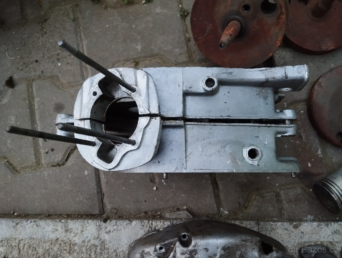 Díly motor MZ150 a další - 3