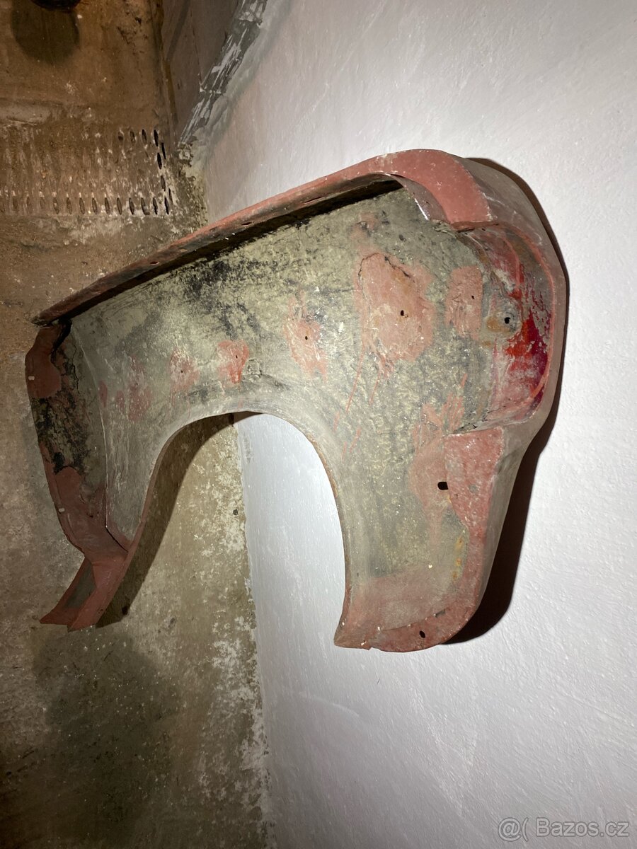 Chrysler 180 blatník - 3