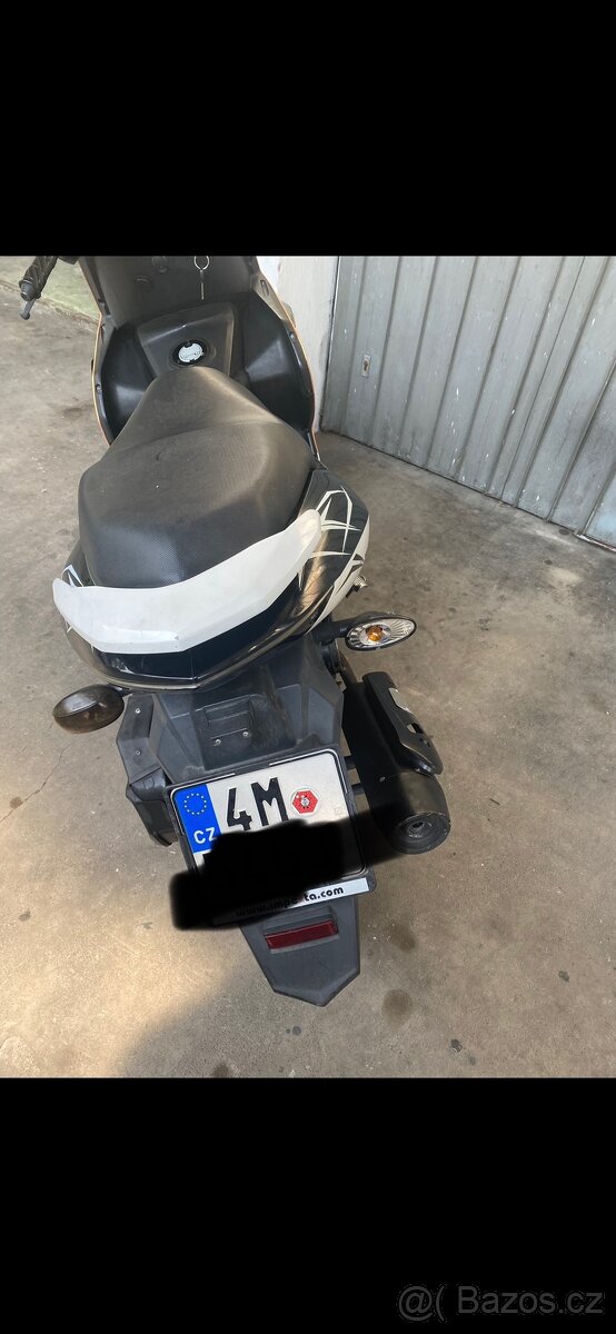 Skútr Longjia Motoro Maxx -rezervace - 3