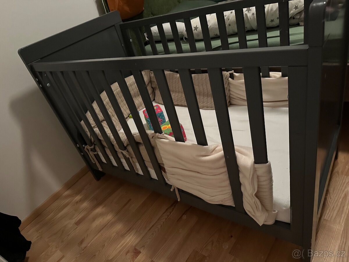 Dřevěná postýlka s matrací - 3