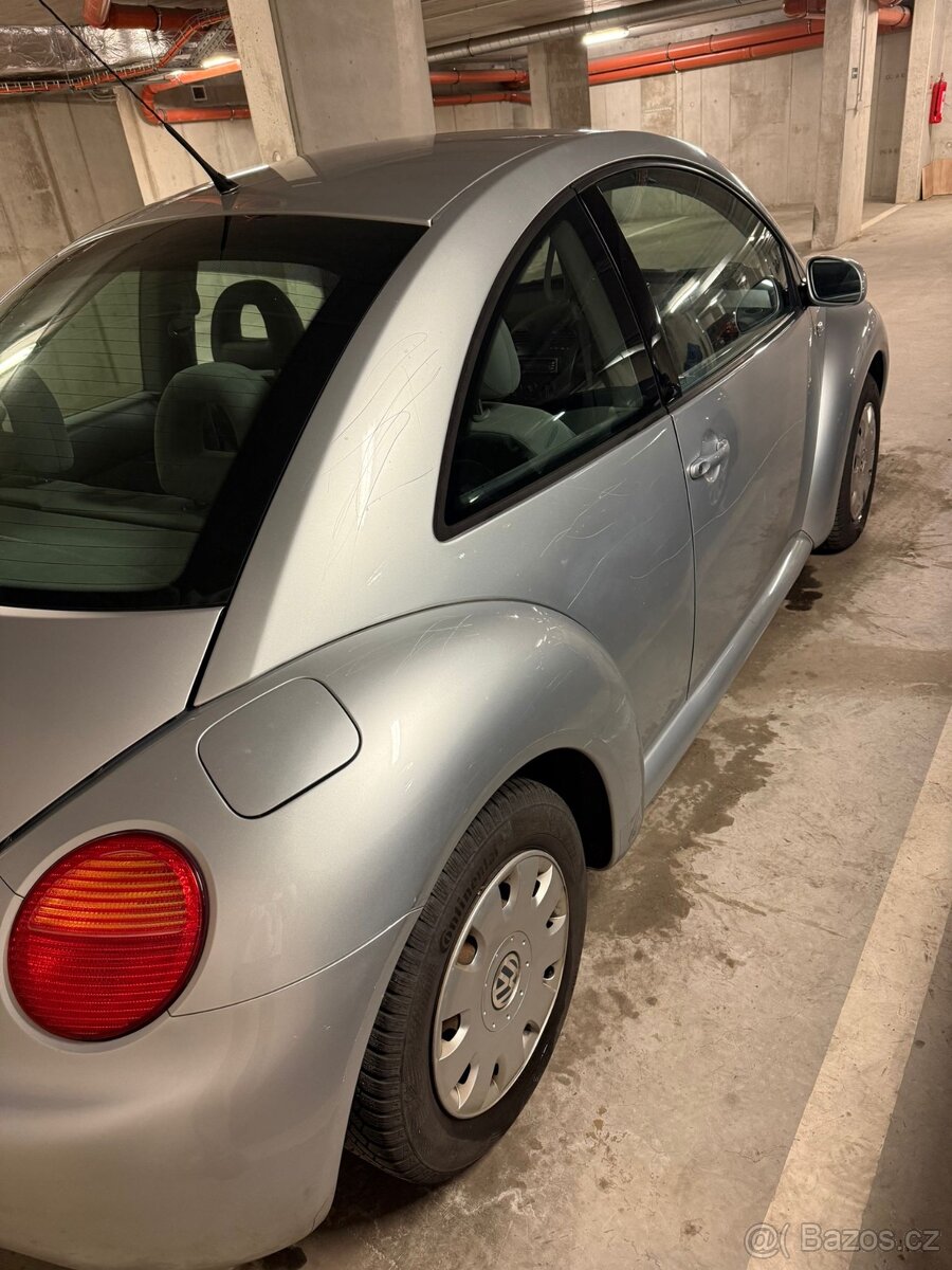Volkswagen New Beetle - 3