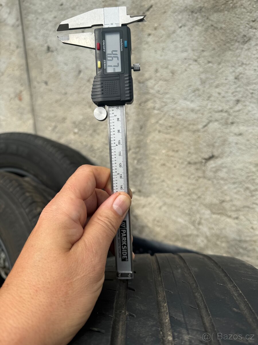 4 ks Prodám použité pneu 225/65 r 17 cena za sadu. - 3