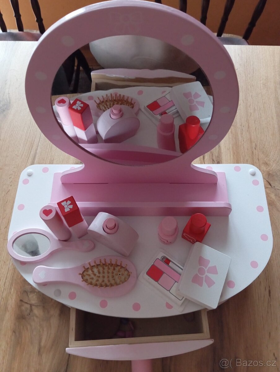 Kosmetický (toaletní) stolek - 3