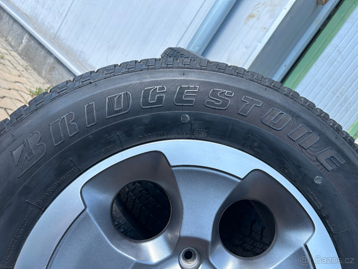 Jeep Wrangler Alu disky 7,5 Jx18, včetně pneu 255/70x18