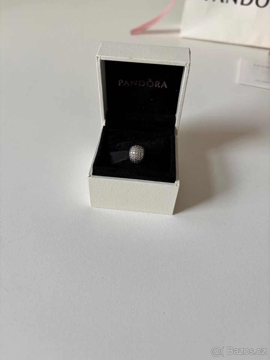 Pandora - přívěšek třpytivé pavé - 3