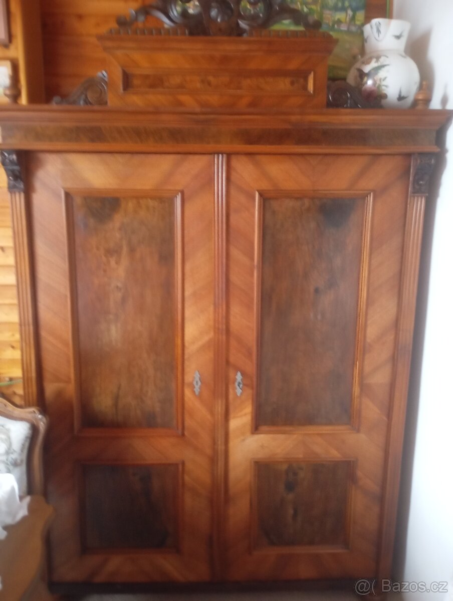 Starožitný nábytek - 3