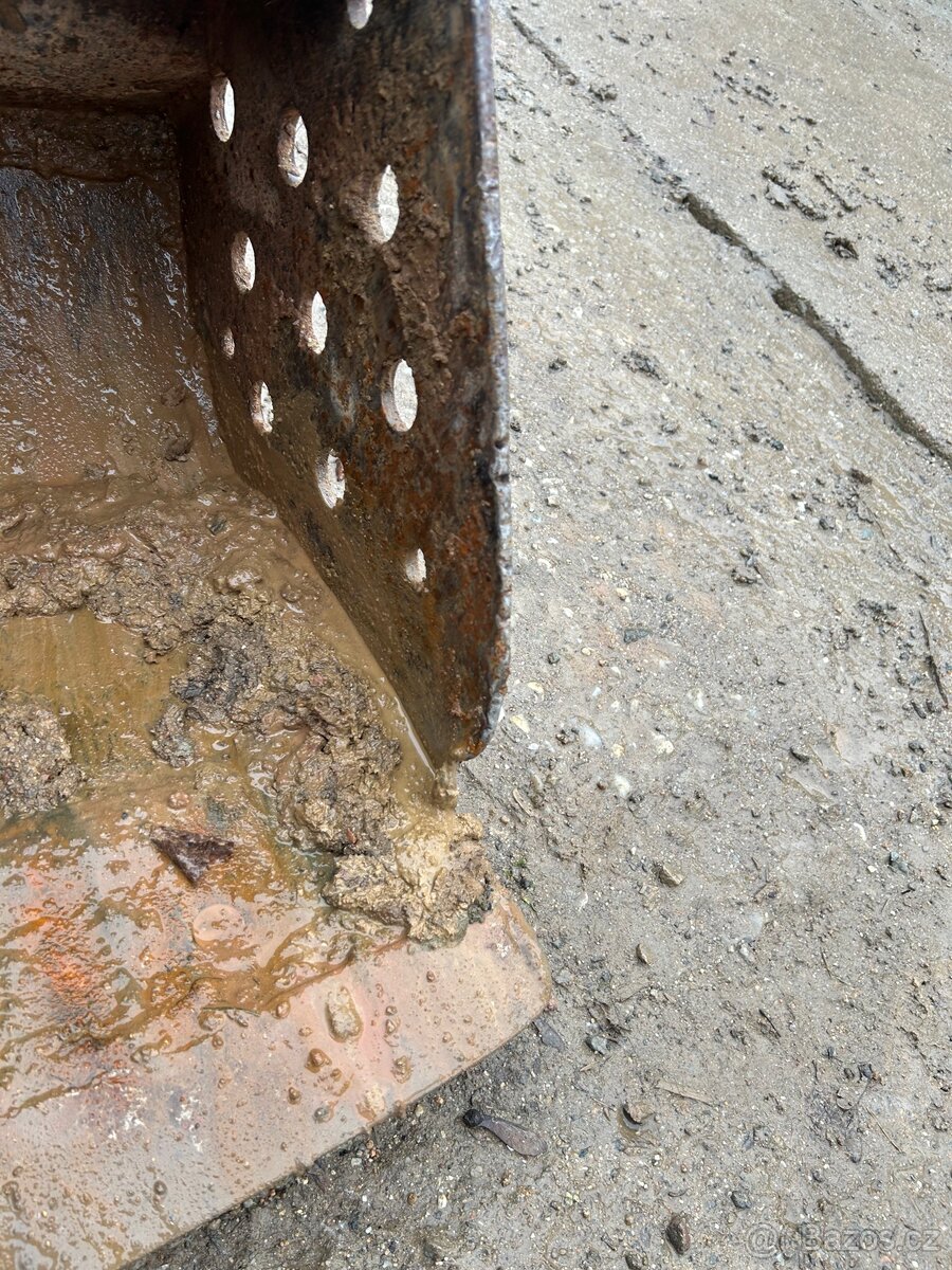 Svahovací lopata - JCB - 3