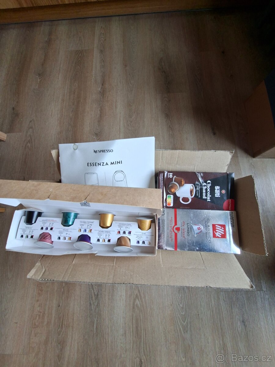 Kavovar Nespresso Essenza Mini - 3