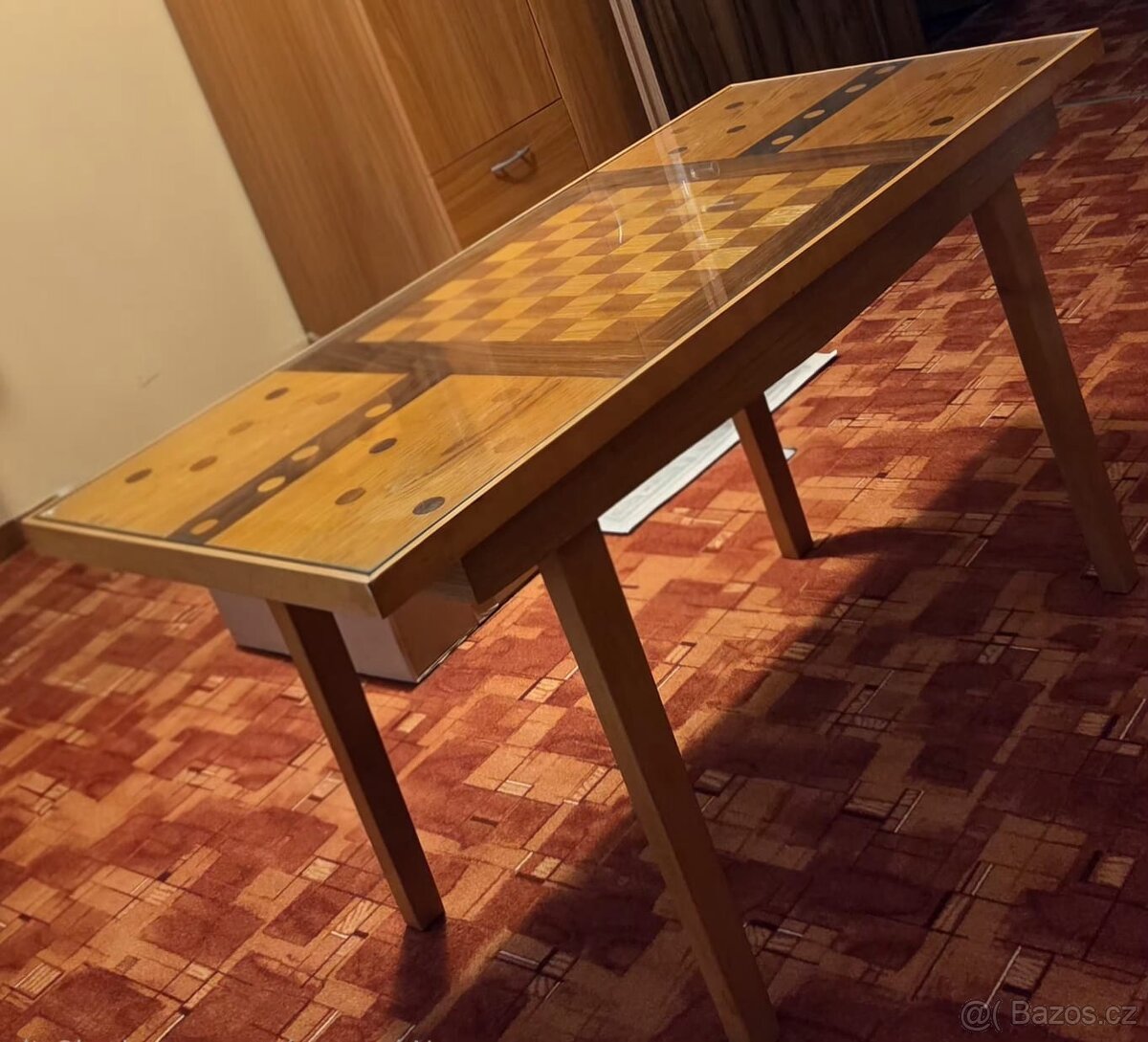 Konferenční stůl se šachovnicí - 3