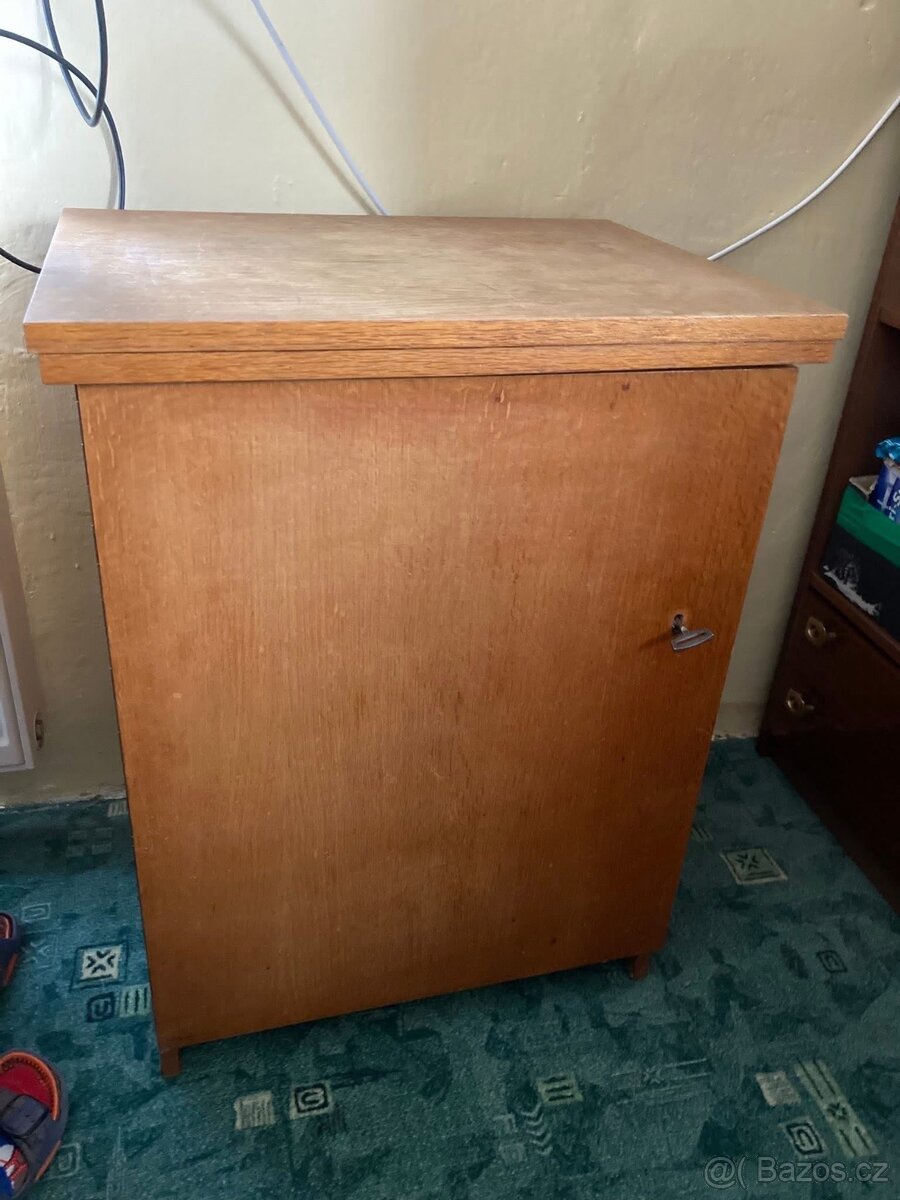 Retro šicí stroj Veritas - 3