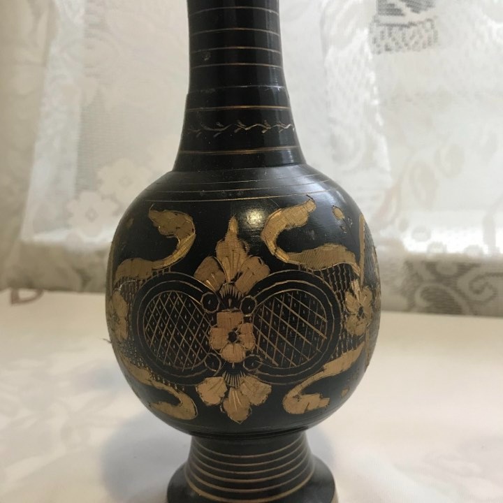 Černé tepané karafy, váza a vintage - 3