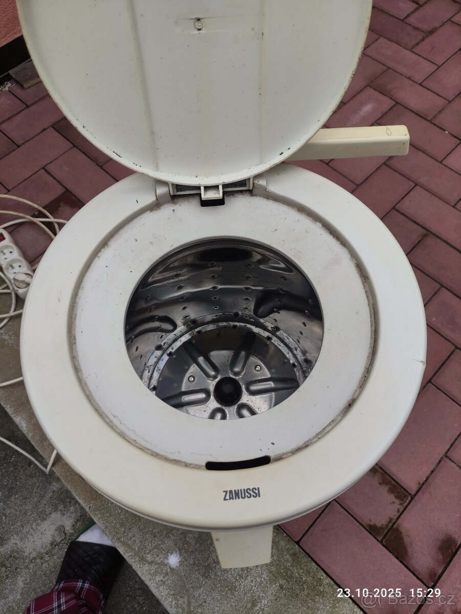 Prodám ždímajdu Zanussi, - 3