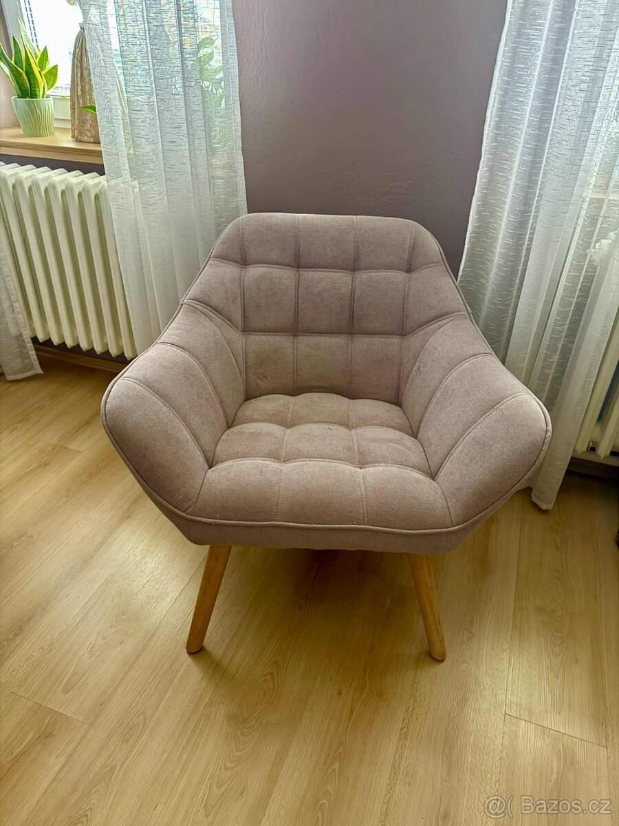 SLEVA 300,-. KŘESLO S PODRUČKAMI, potah starorůžová látka - 3