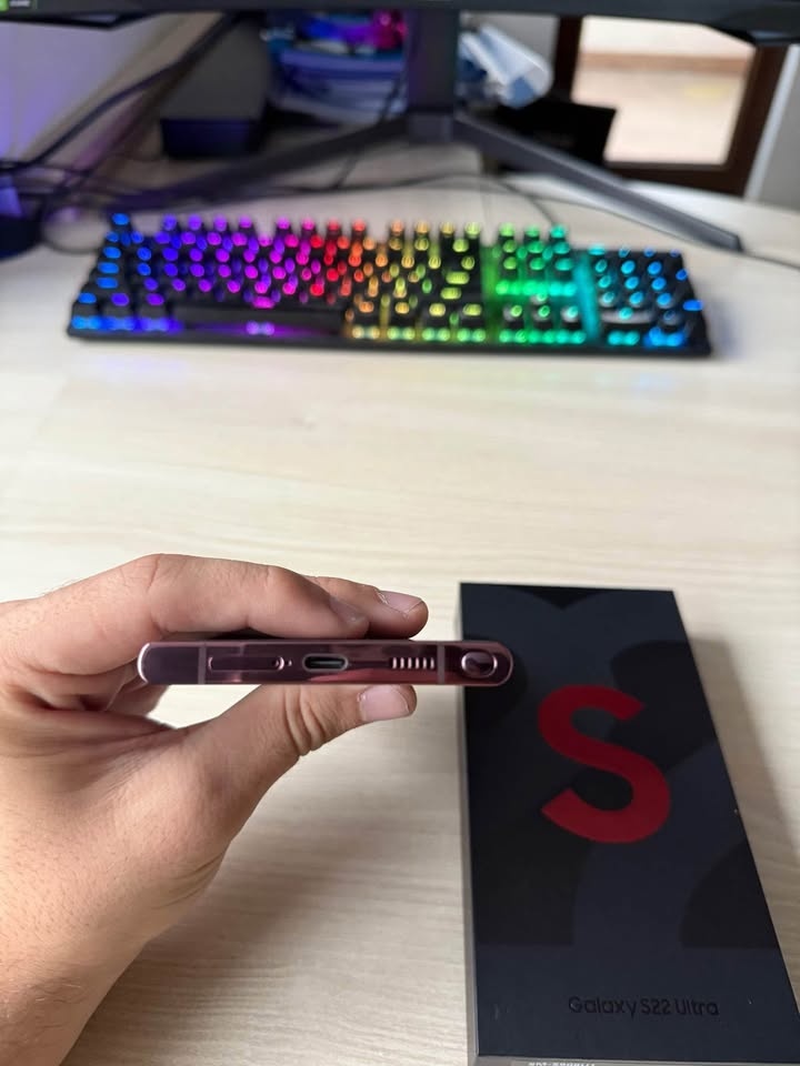 Galaxy S22 Ultra 5G 512GB Burgundy - 3