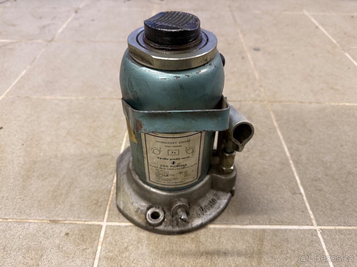 Hydraulicky zvedak panenka - 3