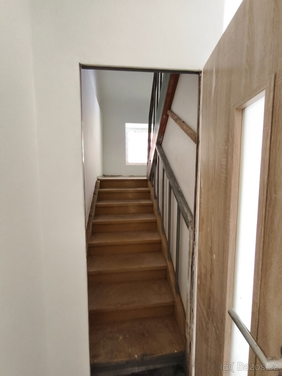 Prodej bytu 3+1, 88, m² + půda, Mankovice - 3