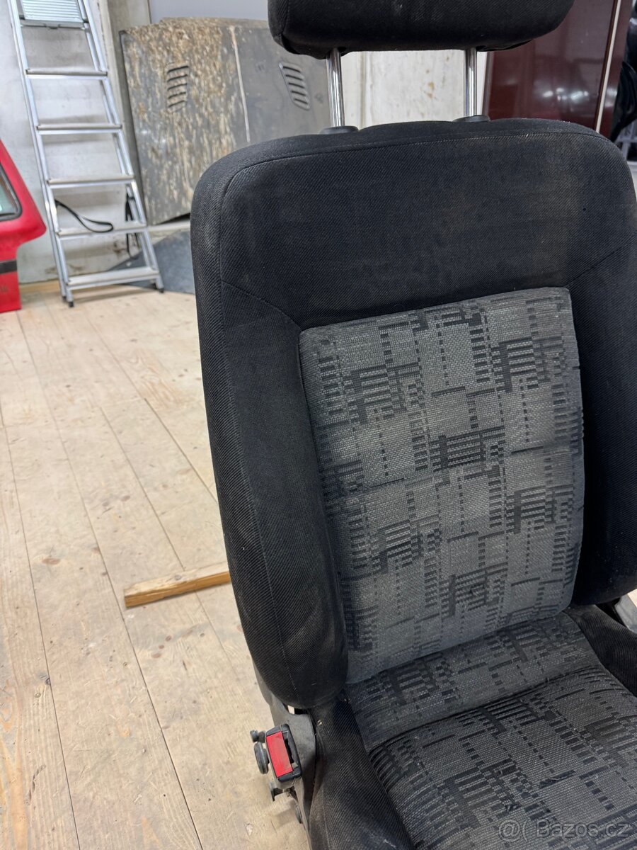 VW Passat B5, B5,5, přední sedačky - 3