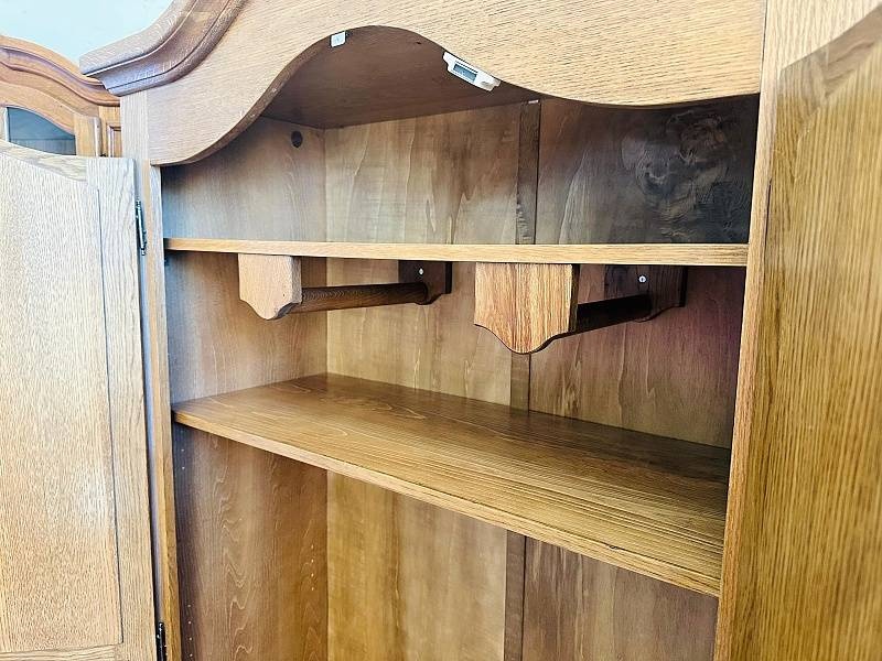 970 Dřevěná skříň frézovaná masivní provedení - 3