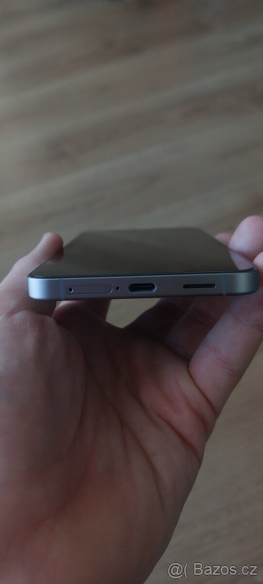 Samsung Galaxy S25 FE - 3