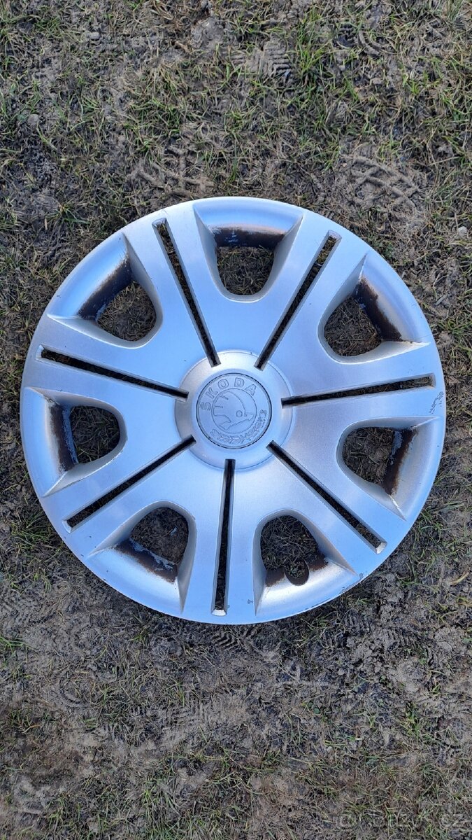 Originální poklice Škoda 14 - 3
