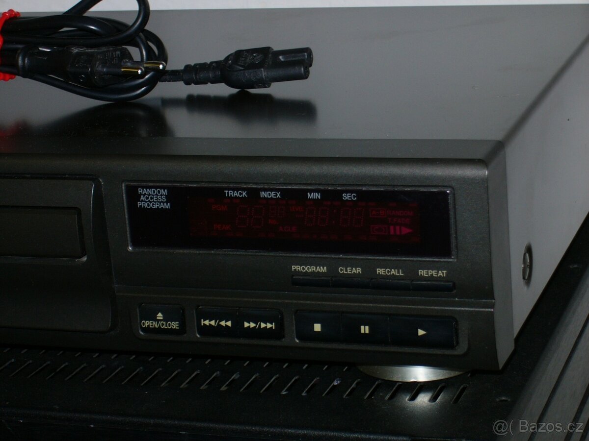 CD přehrávač Technics SL-PG390 v perfektním stavu - 3