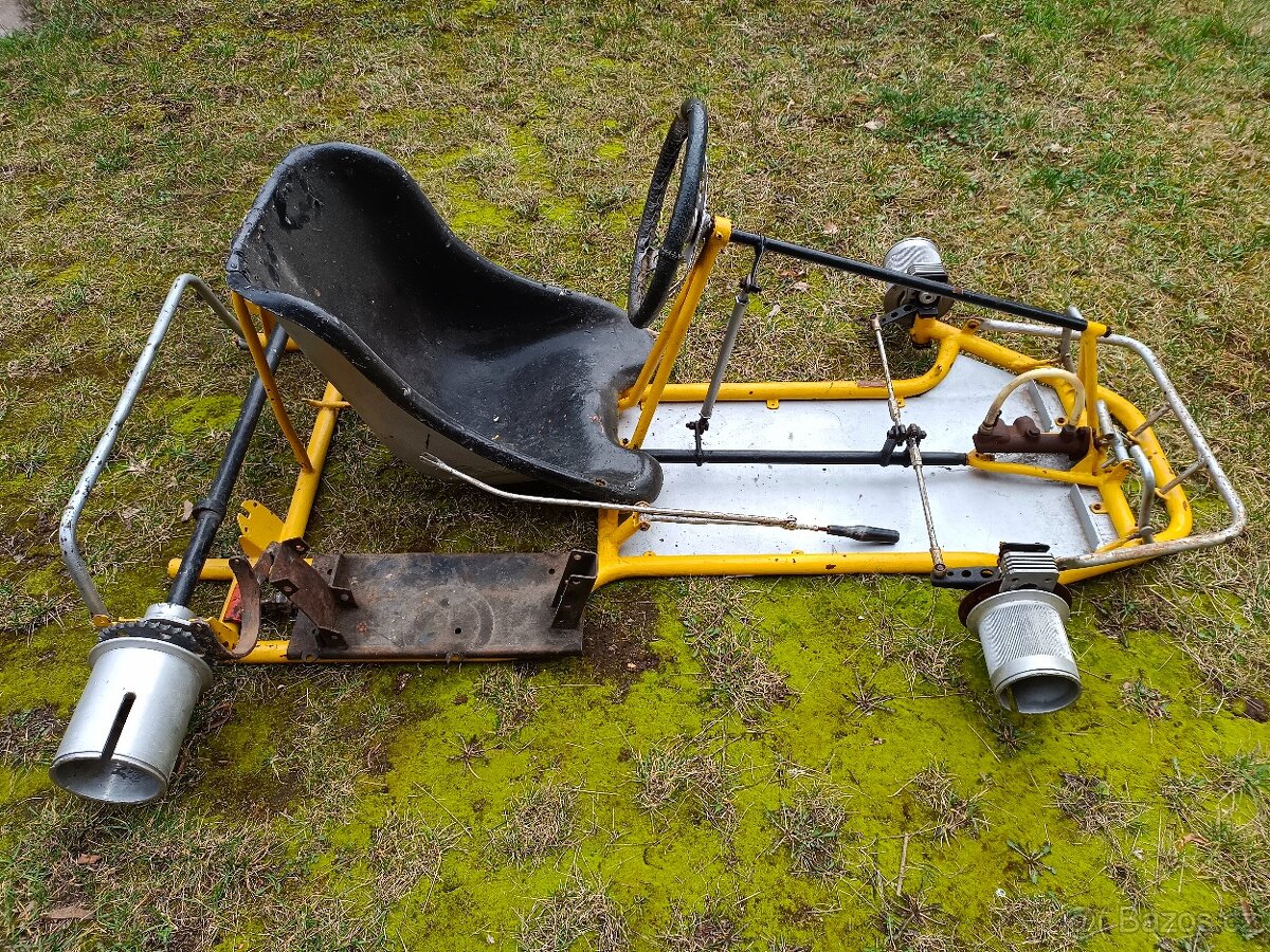 historická závodní motokára - 3