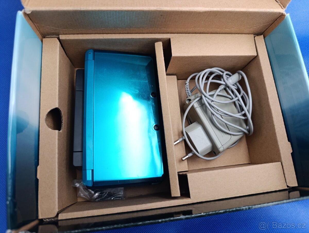 Nintendo 3DS Aqua Blue Boxed - 3