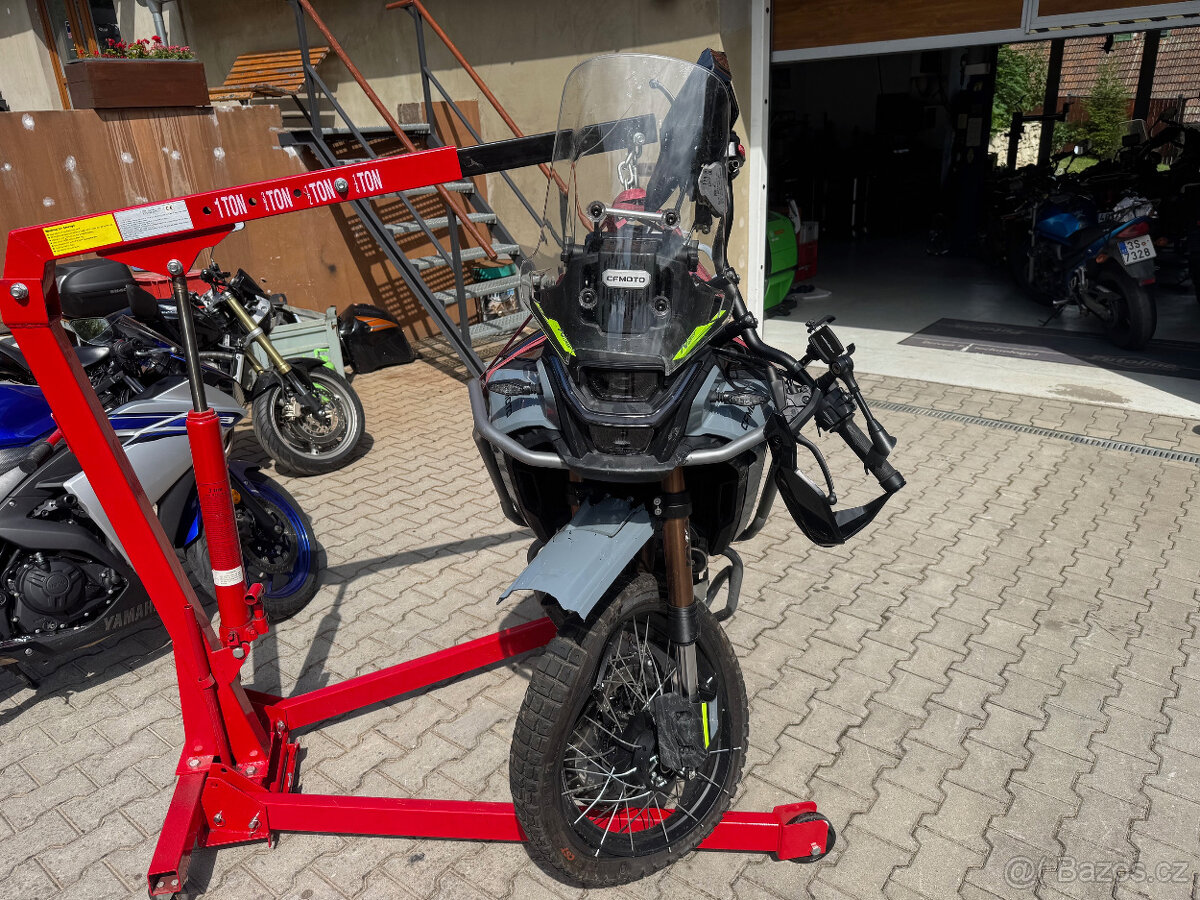 CFMOTO 450 MT