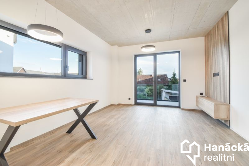 Pronájem podkrovního bytu 2+kk, ul. Rejskova, Olomouc - 3