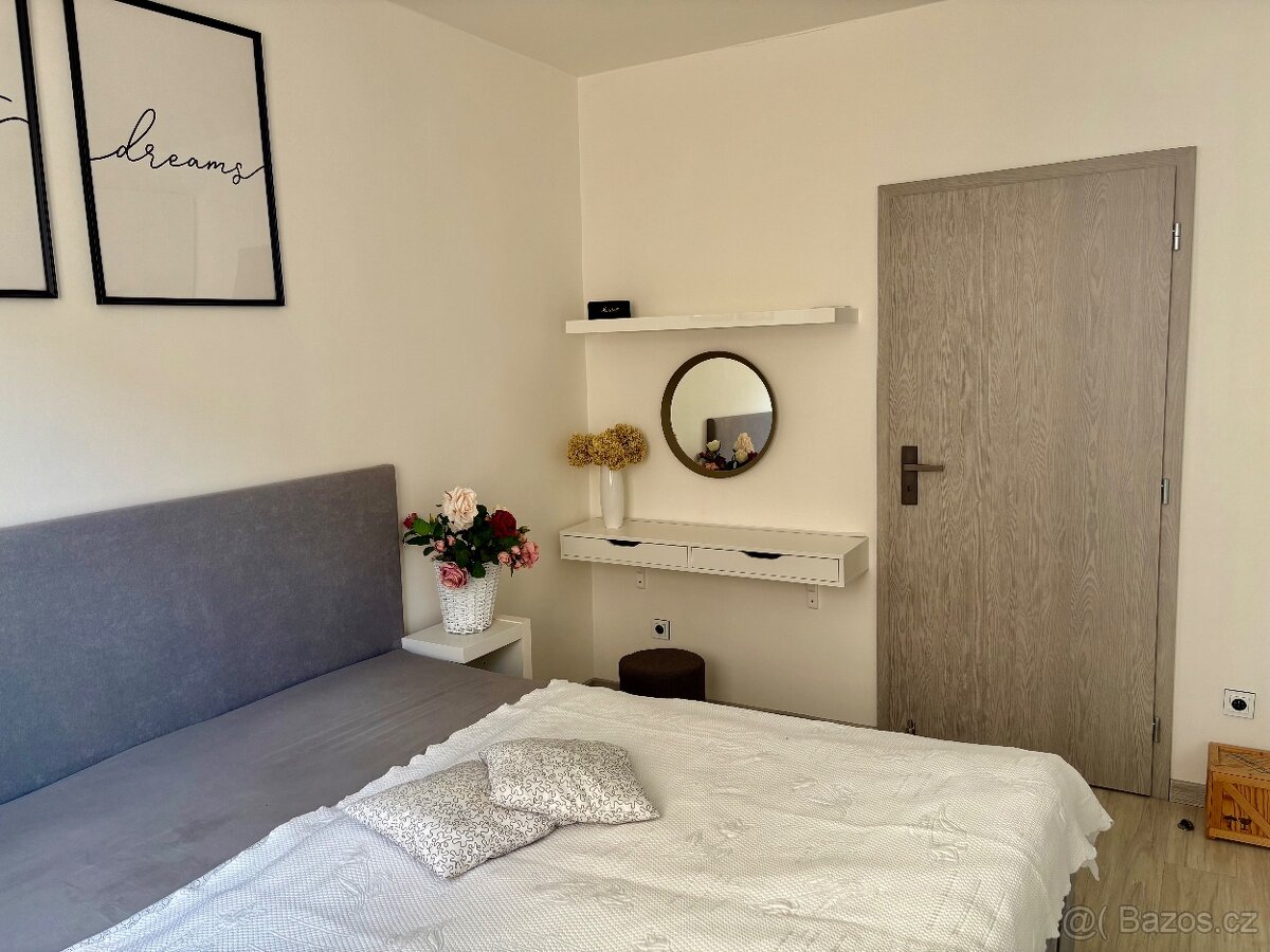 Vybavený byt 2+1 v centru města, ulice U koruny - 3