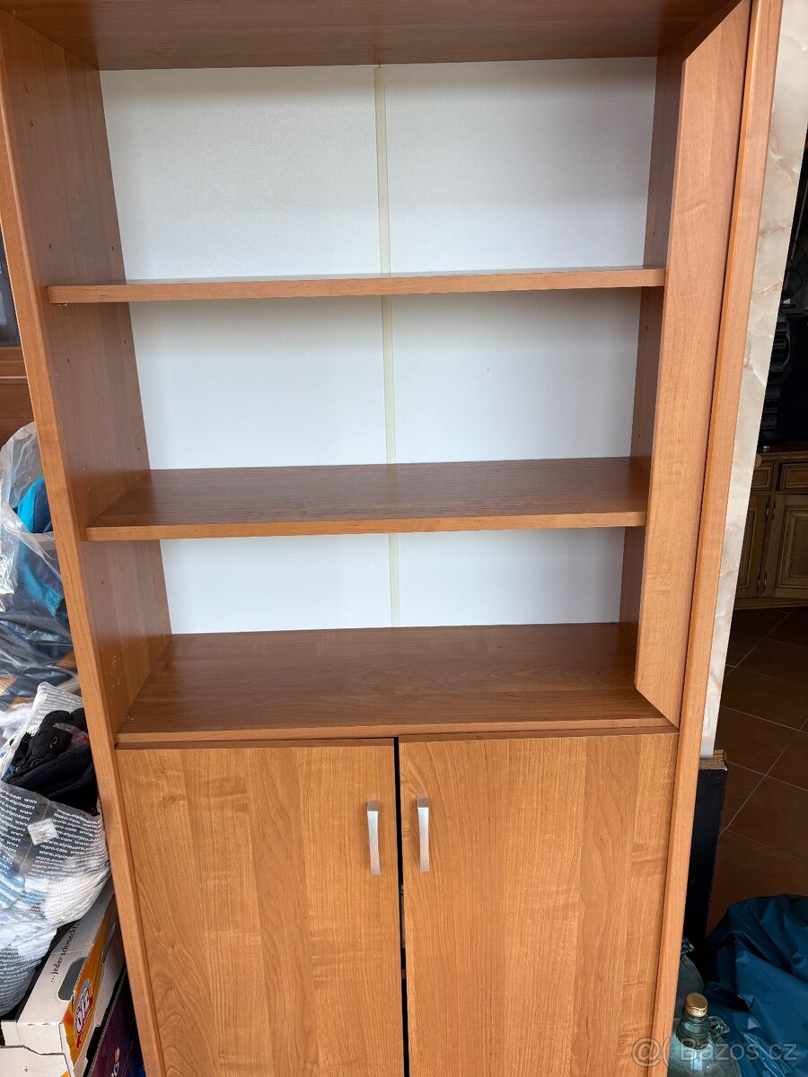 Prodám komody,skříně,kuchyň,botník,rohové sezení z masivu - 3