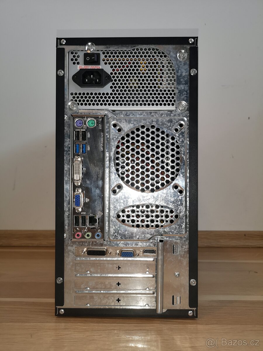 Čtyřjádrový počítač, 2 GB grafika - 3