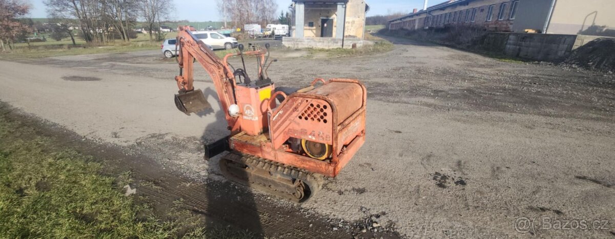 JAPONSKÝ MINIBAGR IWAFUJI CT045B 700KG - 3