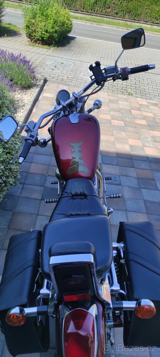 Suzuki Intruder VS800 - 3