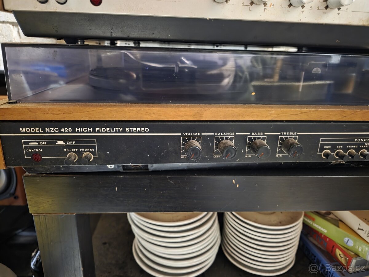 Staré gramofon Tesla - 3