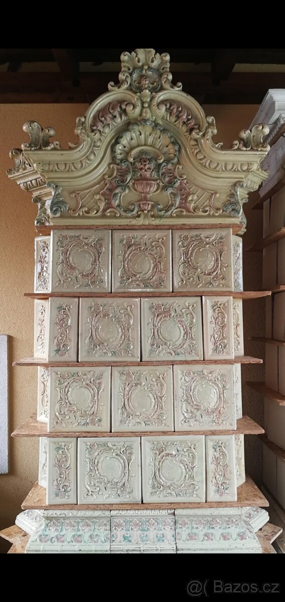 Kamna Kachlova Starozitná - 3