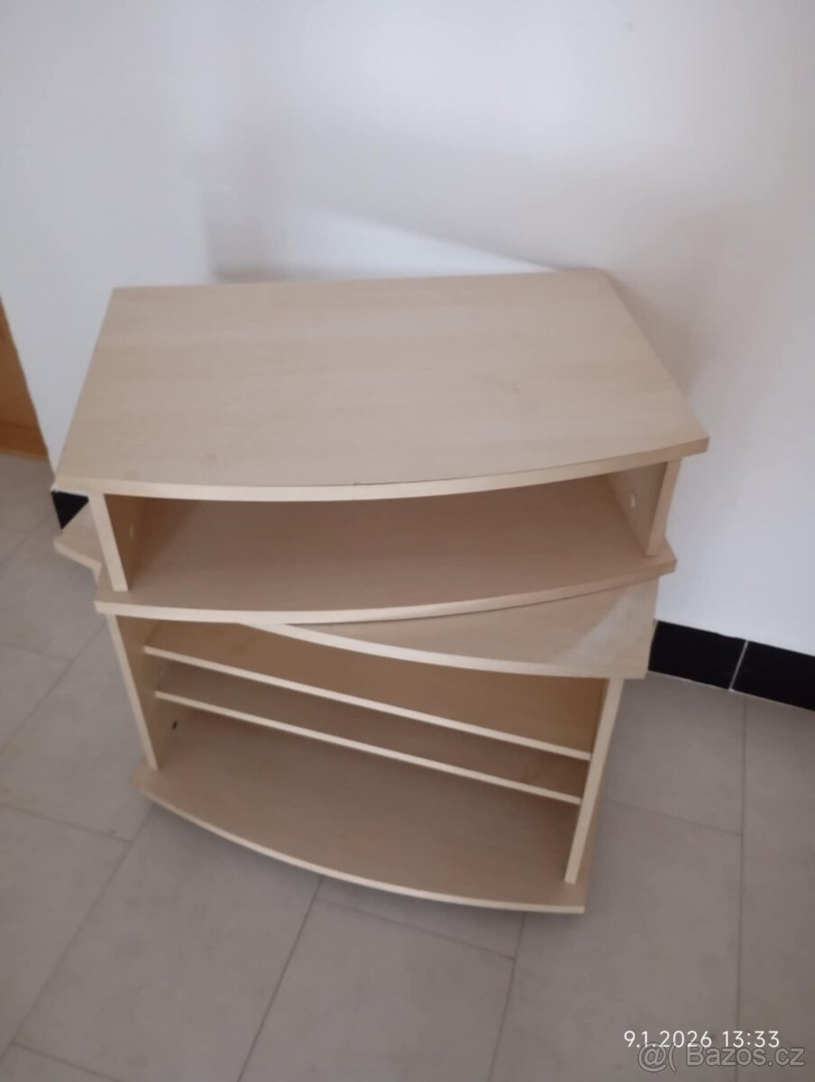 Otočný stolek pod televizi - 3