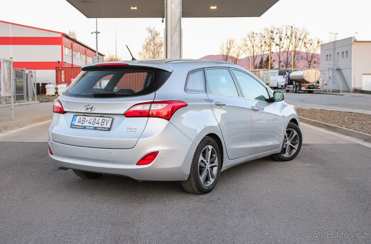 Hyundai i30 CW 1.6 CRDi 16V DOHC - 3