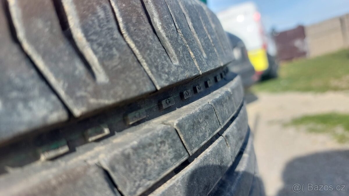 Letny pneu Ford custom - 3