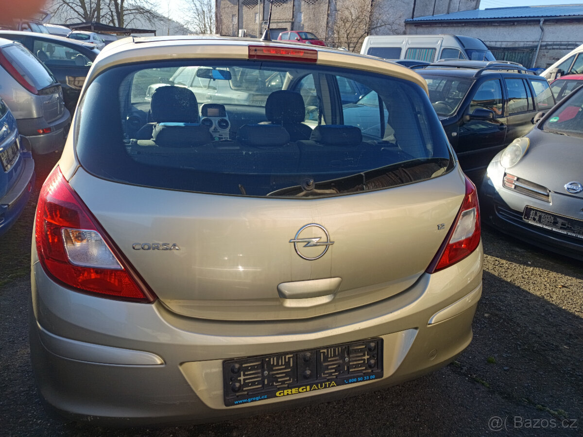 Opel Corsa D 1.2i - 3