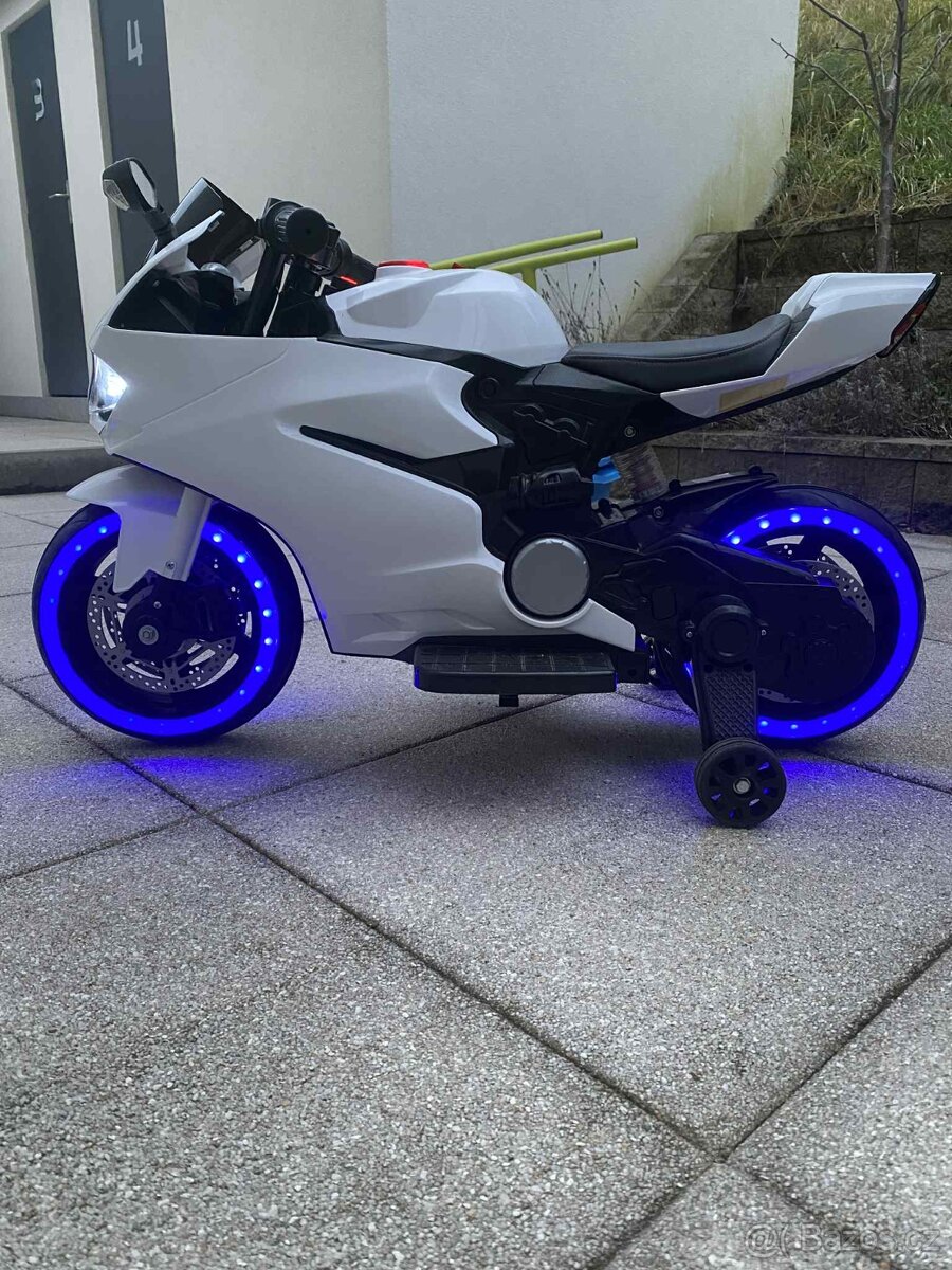 Elektrická motorka Kawasaki Ninja - 3