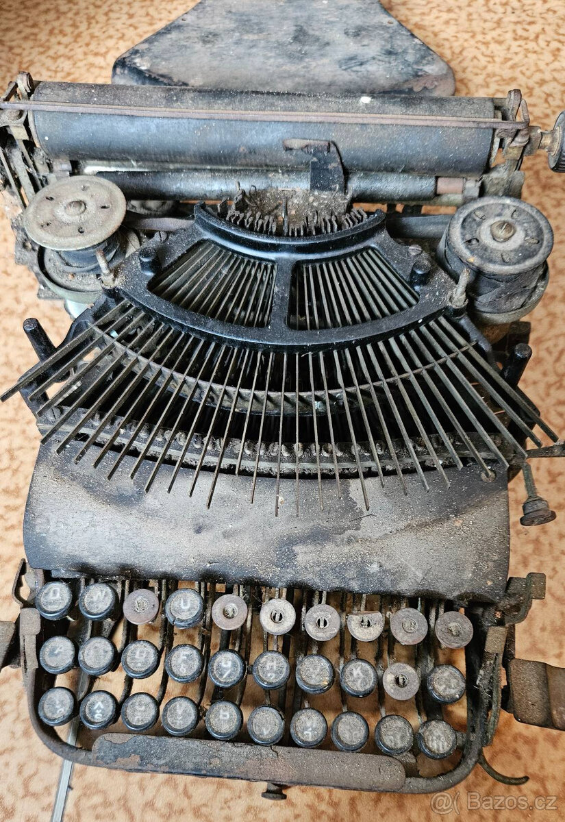 Staré psací stroje, Underwood, Berton a Zeta - 3