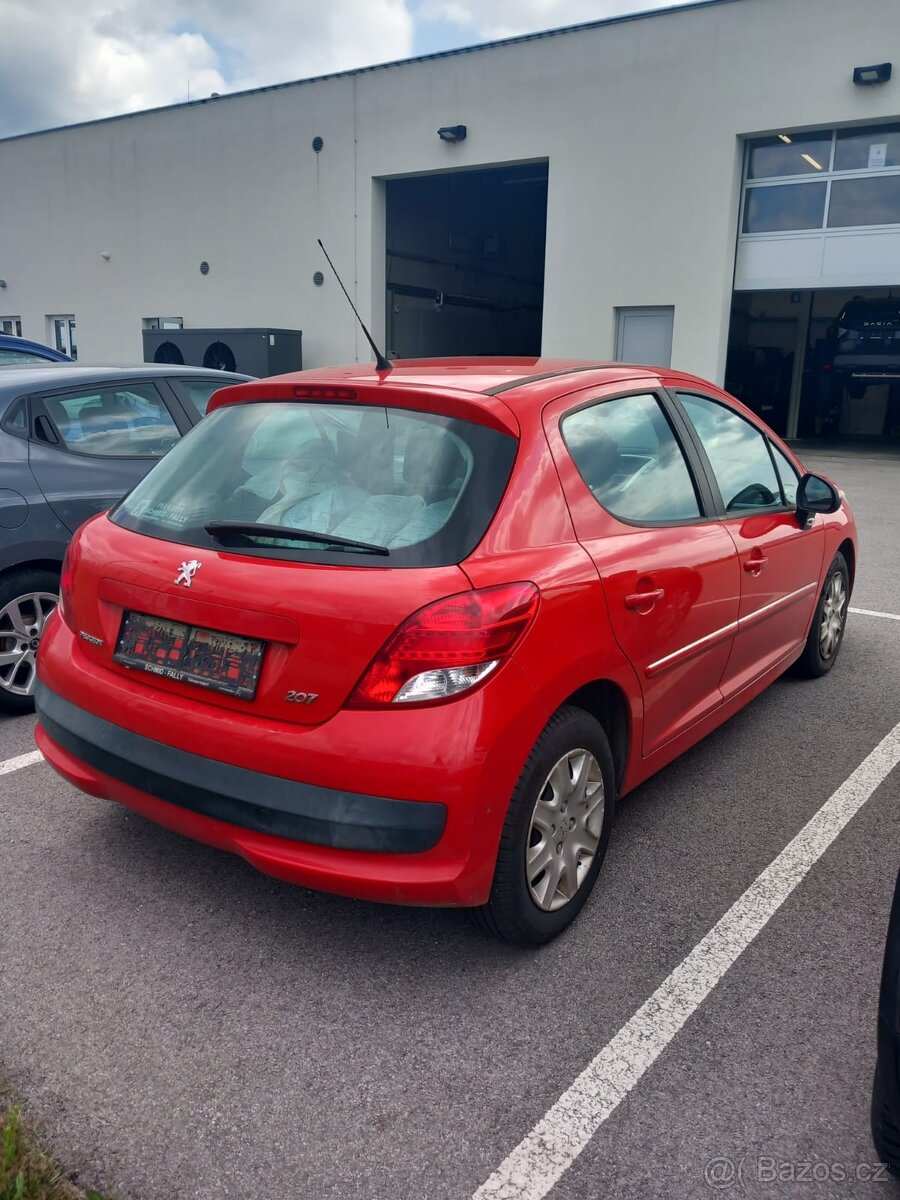 Peugeot 208 1.4i klima nove rozvody - 3