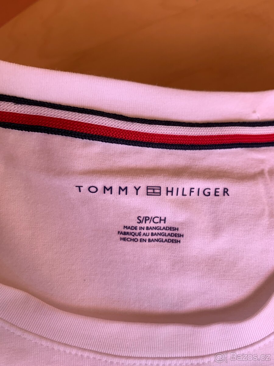 dámské tričko zn. Tommy Hilfiger - vel. S/M - nové - 3