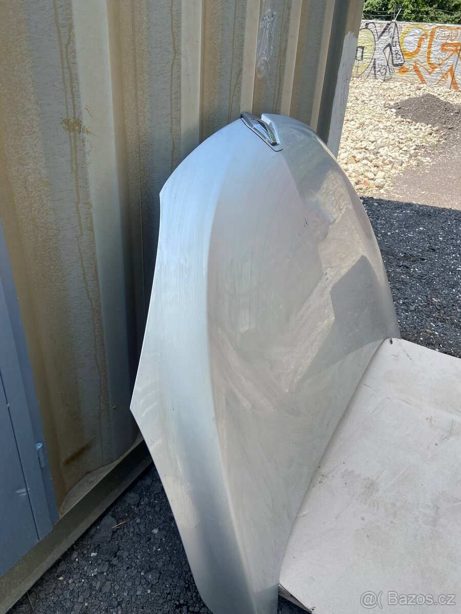 Renault Megane 3., Kapota - 3