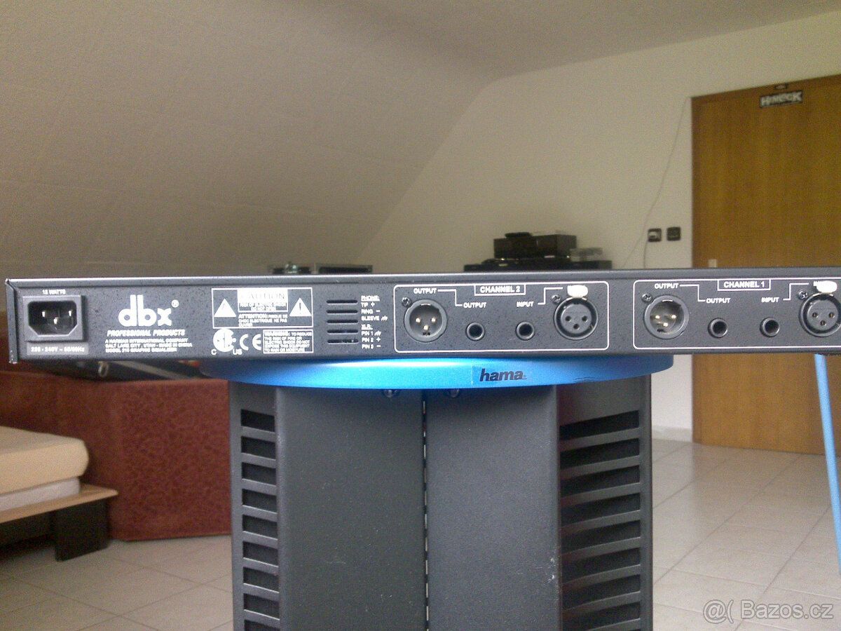 Equalizer DBX 215 - 3