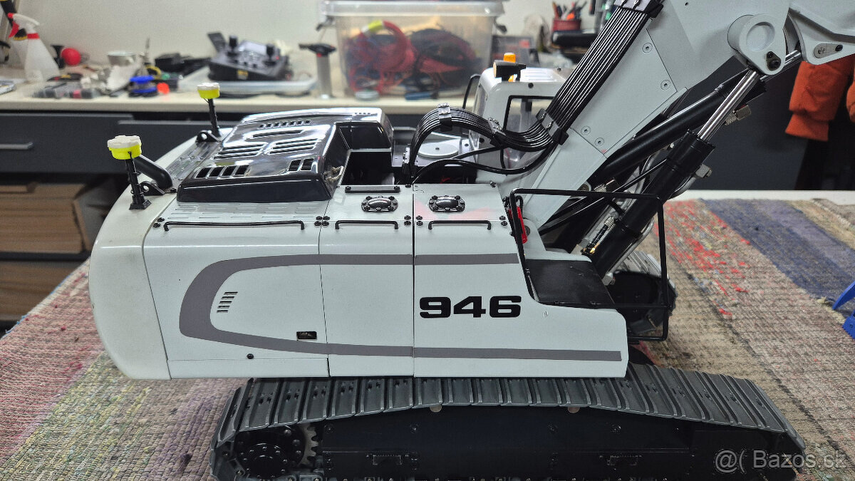 Hydraulicky RC bager - 3