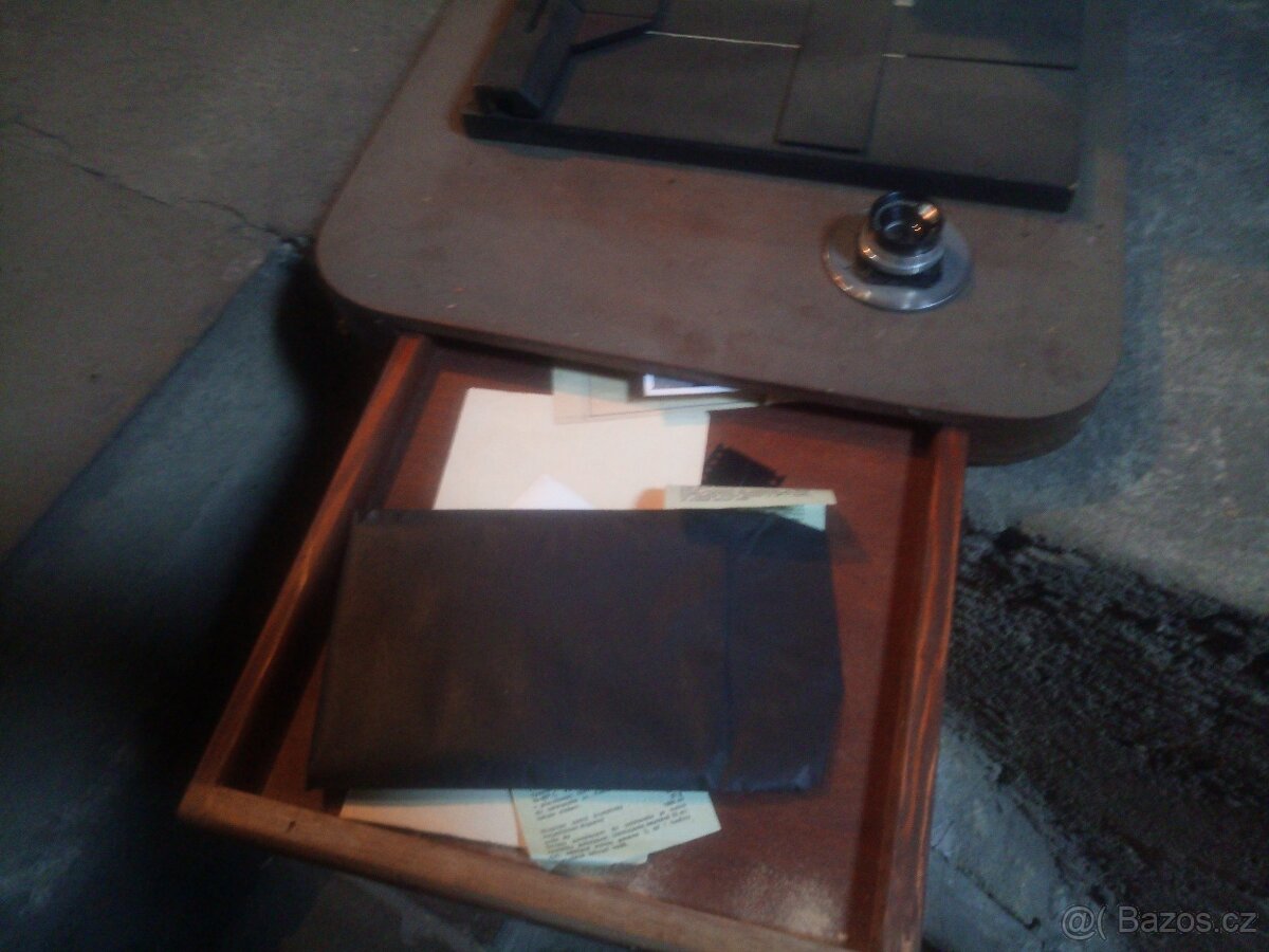 Prodám historický zvětšovalk - 3