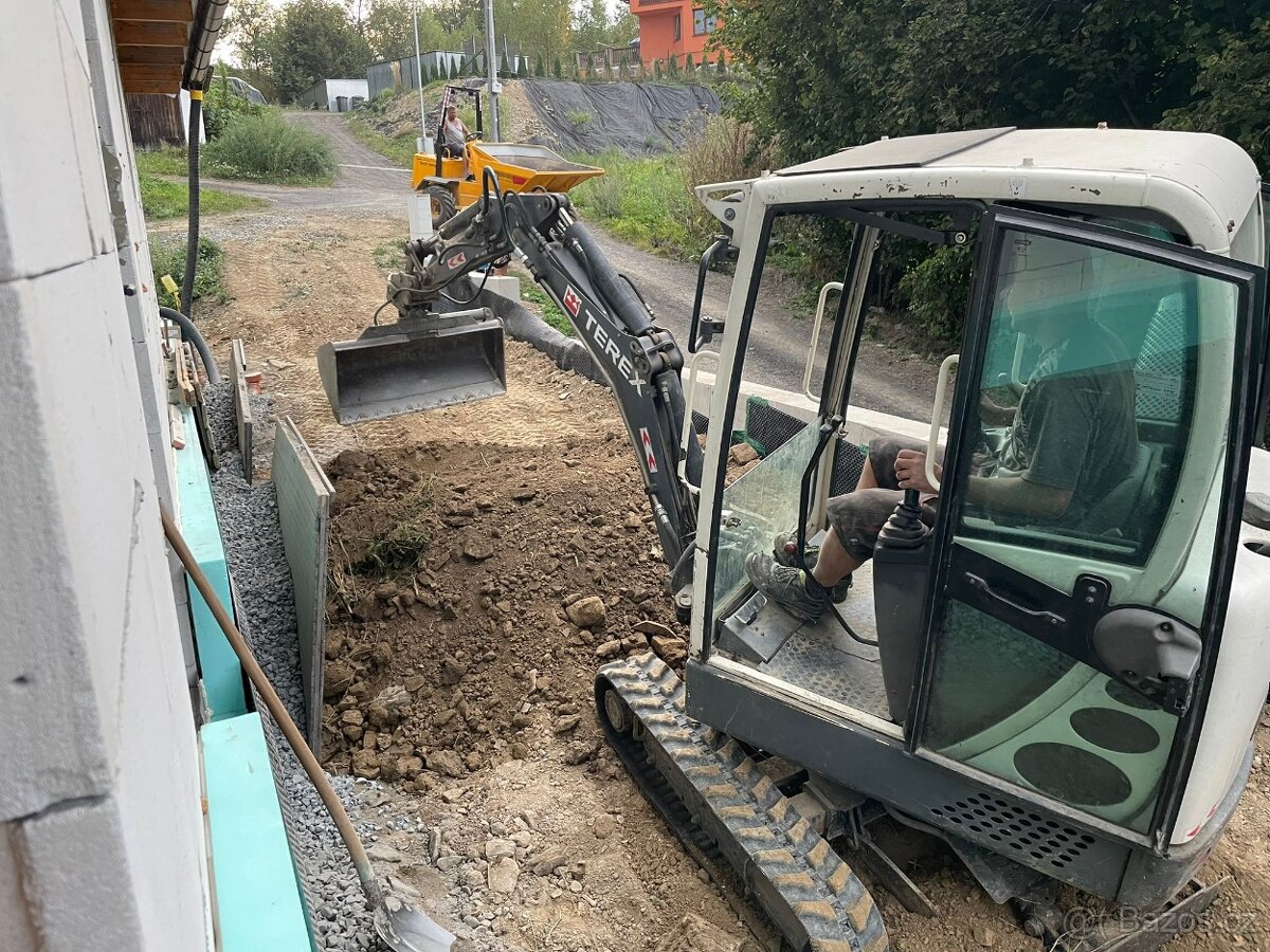 Minibagr k opravě - 3