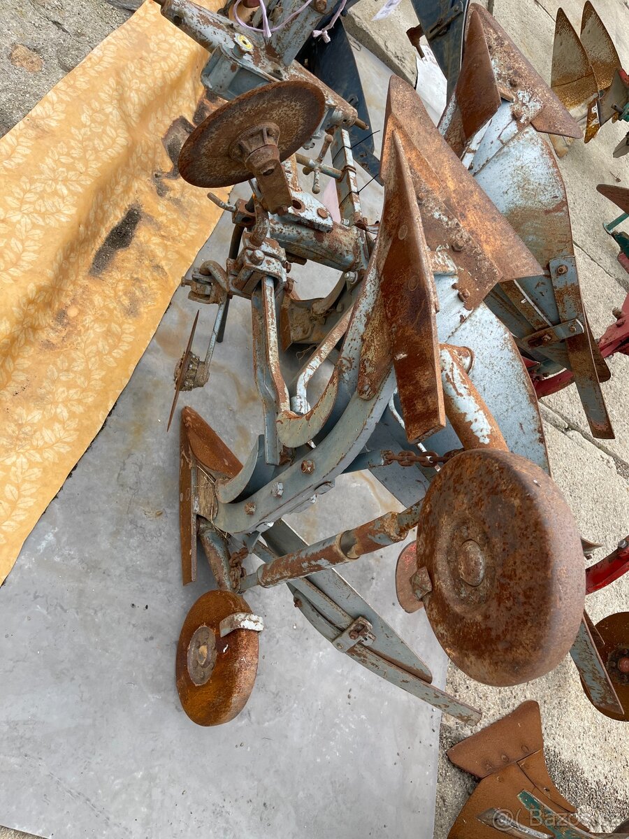 Pluh dvojradličný - obracák - 3